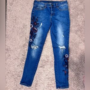Flower embroidered jeans